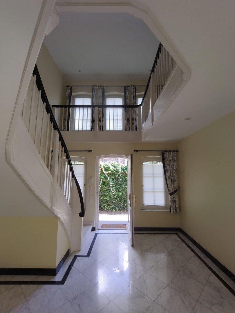 Pronájem domu 357 m², pozemek 1.008 m², Hamburg, Hamburg Pronájem domu 357 m², pozemek 1.008 m², Hamburg, Hamburg