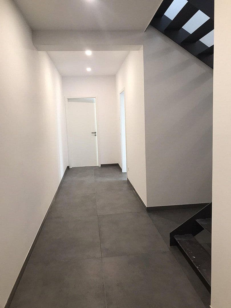 Pronájem bytu 4+1 210 m², Koblenz, Porýní-Falc Pronájem bytu 4+1 210 m², Koblenz, Porýní-Falc