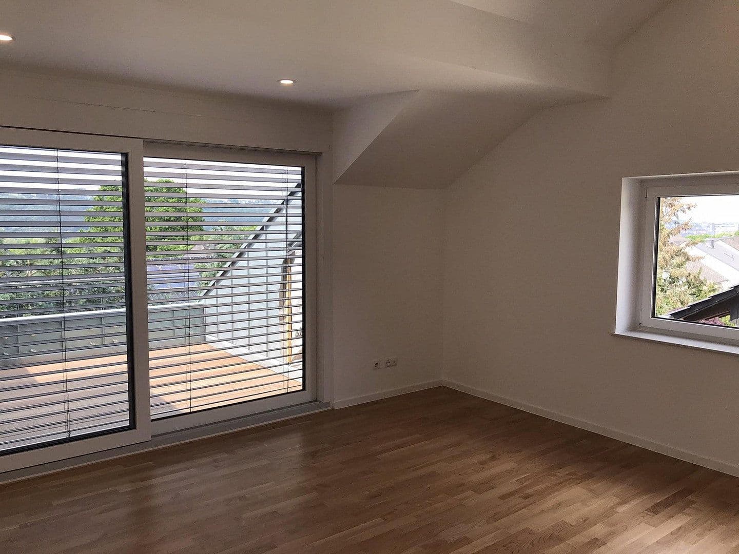 Pronájem bytu 4+1 210 m², Koblenz, Porýní-Falc Pronájem bytu 4+1 210 m², Koblenz, Porýní-Falc