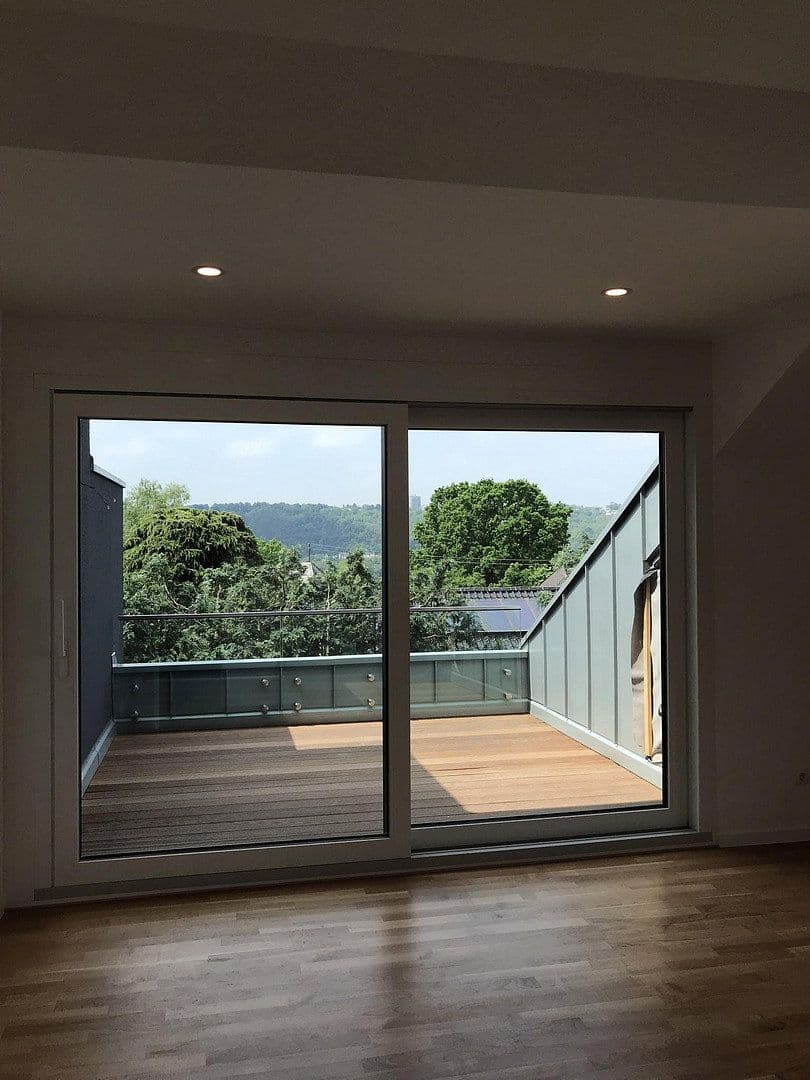 Pronájem bytu 4+1 210 m², Koblenz, Porýní-Falc Pronájem bytu 4+1 210 m², Koblenz, Porýní-Falc