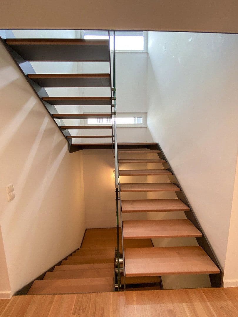 Pronájem bytu 4+1 210 m², Koblenz, Porýní-Falc Pronájem bytu 4+1 210 m², Koblenz, Porýní-Falc