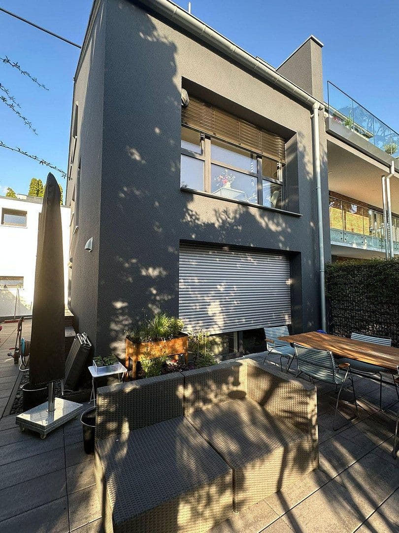 Pronájem bytu 4+1 210 m², Koblenz, Porýní-Falc Pronájem bytu 4+1 210 m², Koblenz, Porýní-Falc