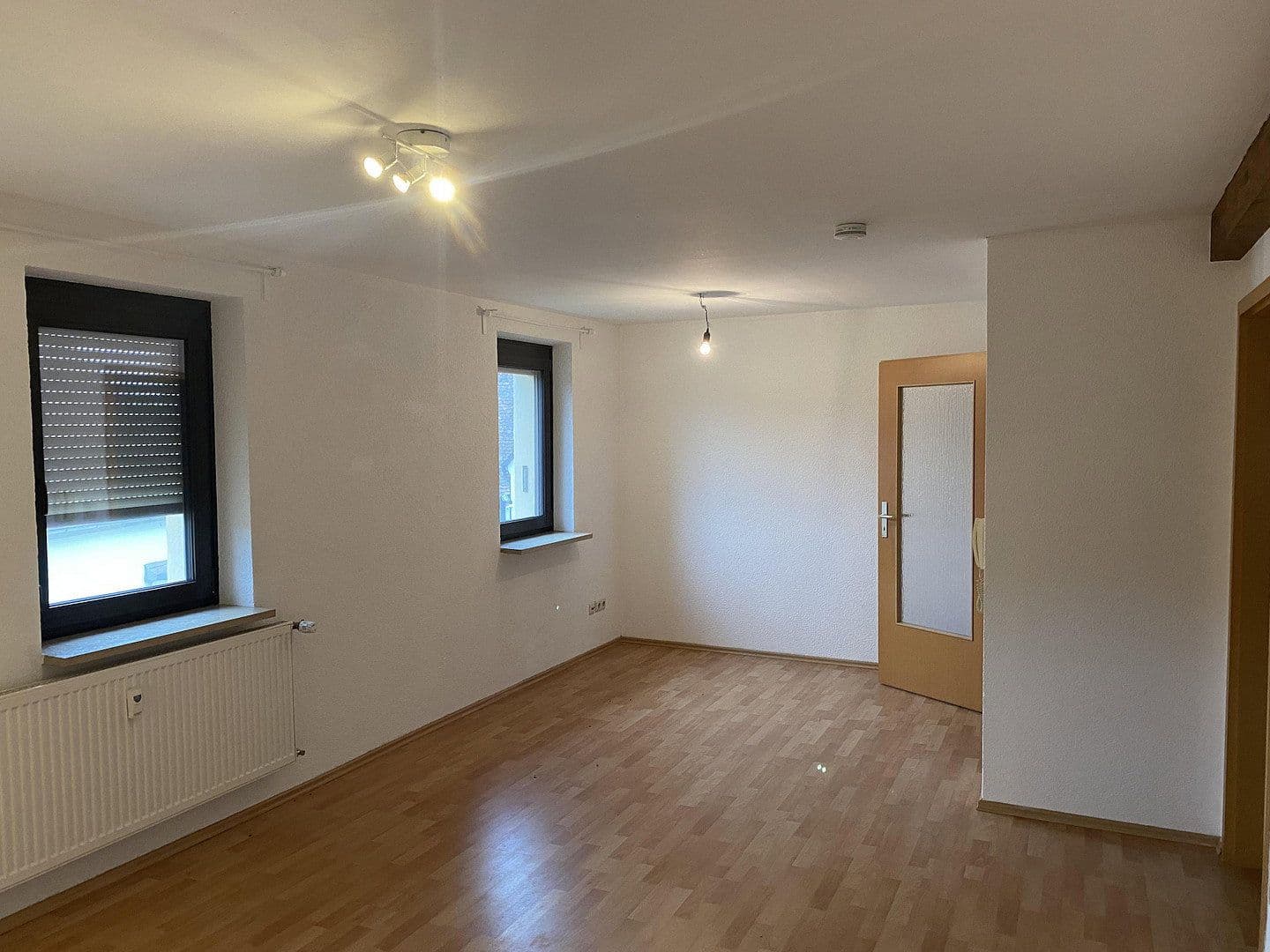 Prodej domu 280 m², pozemek 833 m², Kleinsendelbach, Bavorsko Prodej domu 280 m², pozemek 833 m², Kleinsendelbach, Bavorsko