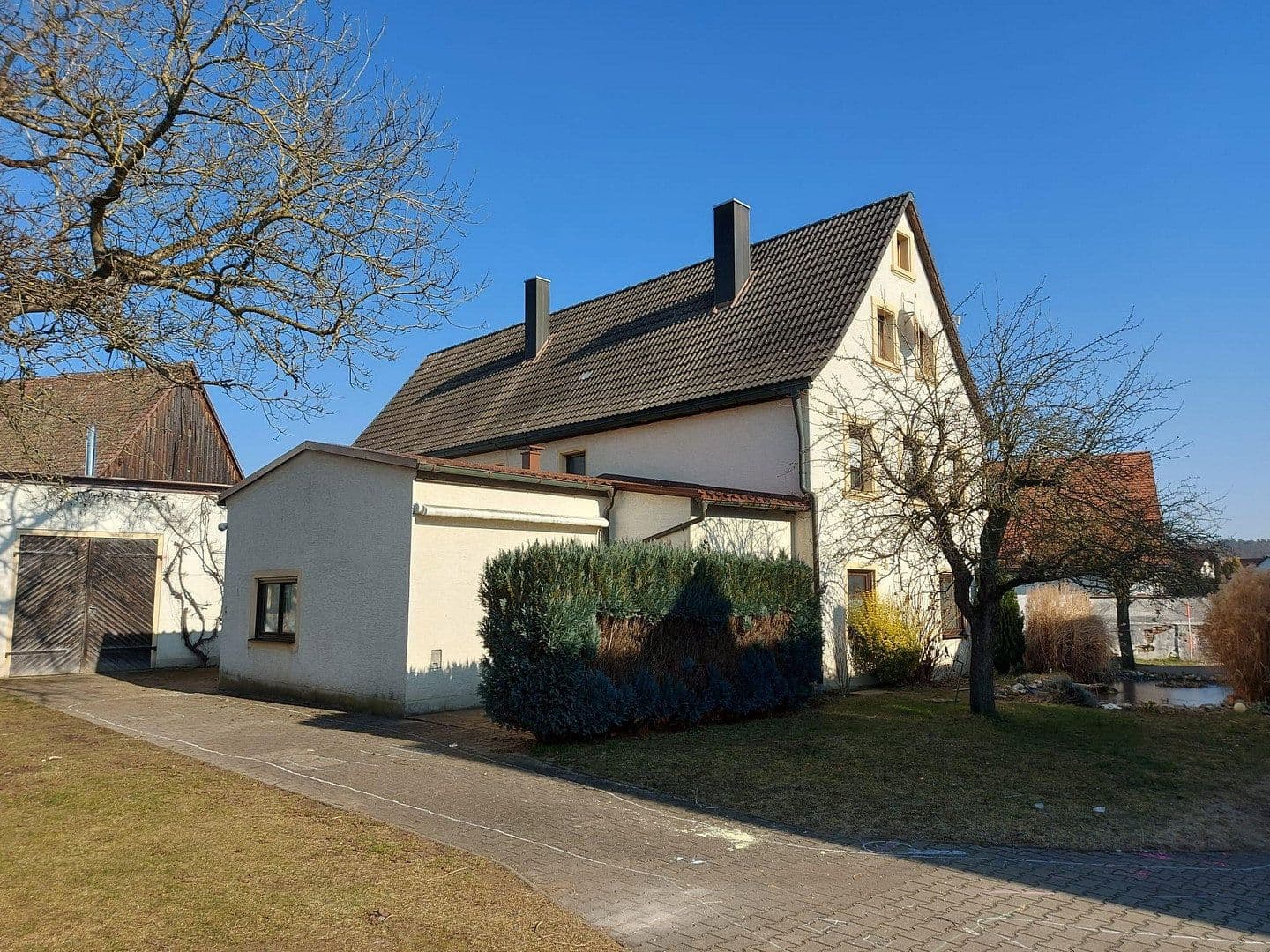 Prodej domu 280 m², pozemek 833 m², Kleinsendelbach, Bavorsko Prodej domu 280 m², pozemek 833 m², Kleinsendelbach, Bavorsko