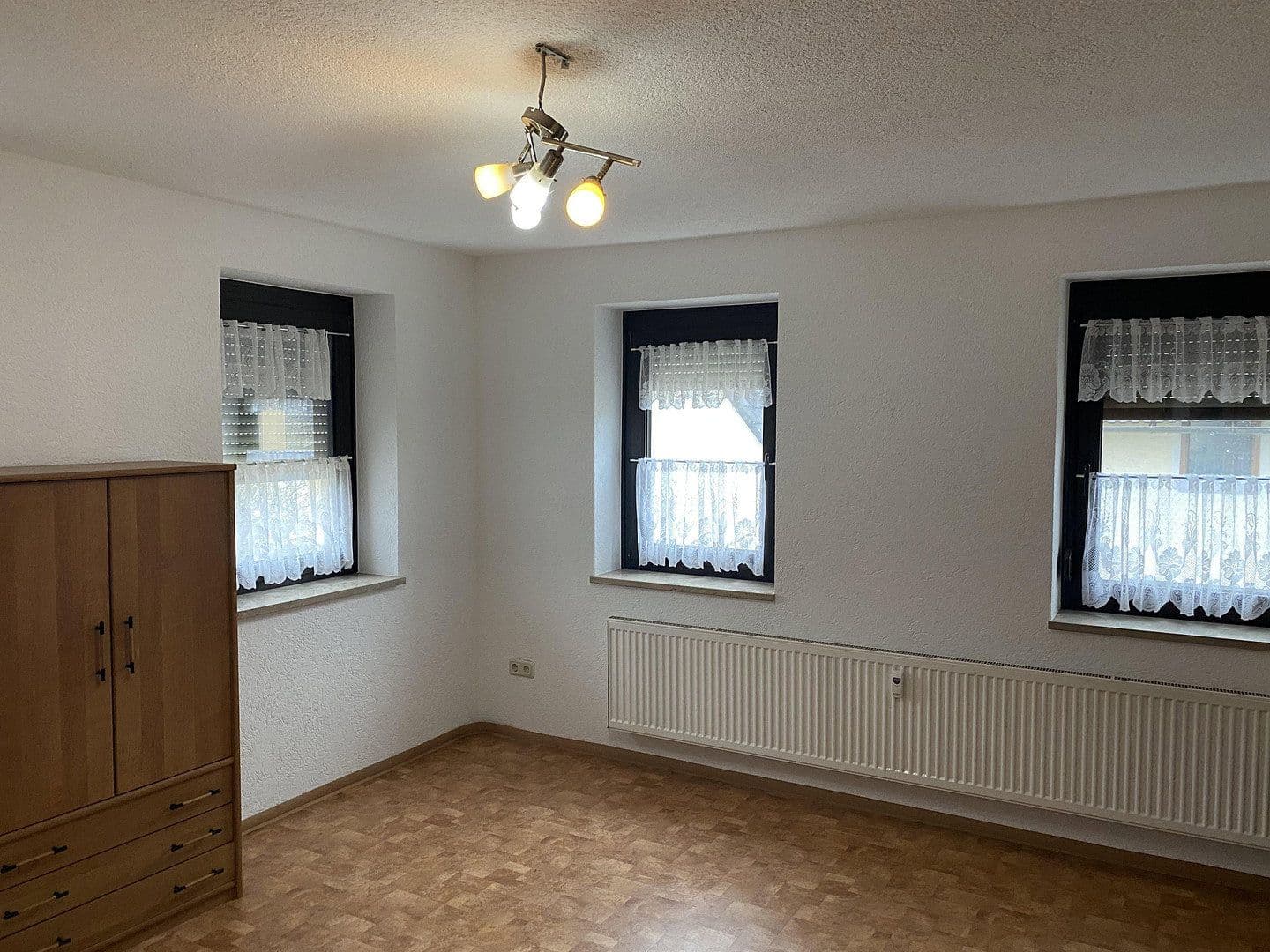 Prodej domu 280 m², pozemek 833 m², Kleinsendelbach, Bavorsko Prodej domu 280 m², pozemek 833 m², Kleinsendelbach, Bavorsko