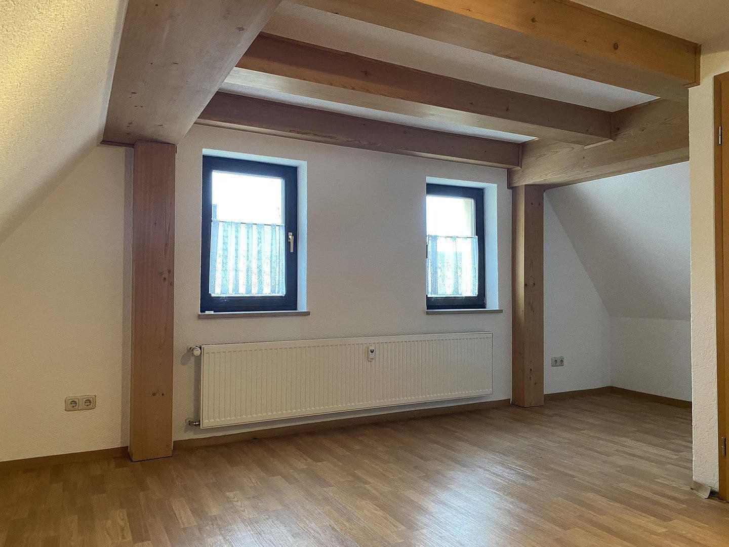 Prodej domu 280 m², pozemek 833 m², Kleinsendelbach, Bavorsko Prodej domu 280 m², pozemek 833 m², Kleinsendelbach, Bavorsko