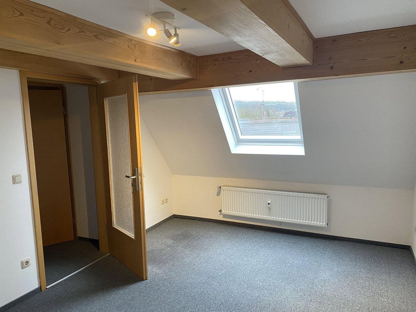 Prodej domu 280 m², pozemek 833 m², Kleinsendelbach, Bavorsko Prodej domu 280 m², pozemek 833 m², Kleinsendelbach, Bavorsko