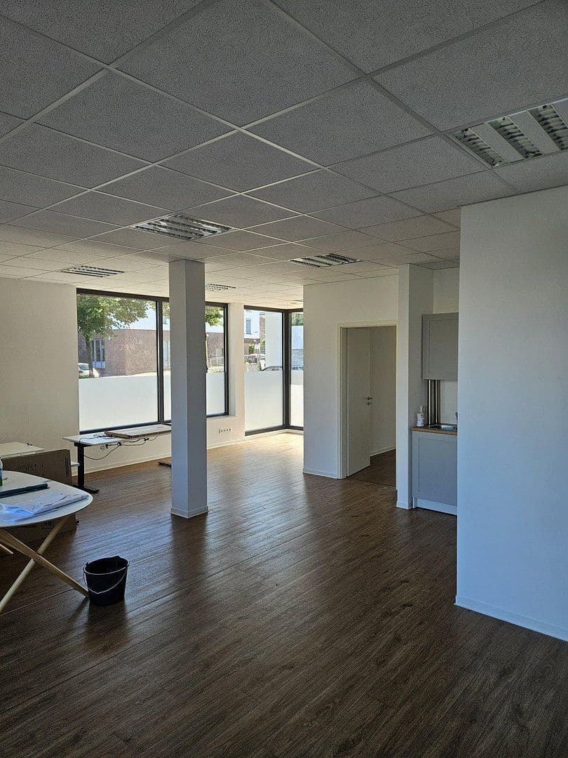Pronájem kanceláře 81 m², Walther-Rathenau-Str. 30, Bielefeld, Severní Porýní-Vestfálsko Pronájem kanceláře 81 m², Walther-Rathenau-Str. 30, Bielefeld, Severní Porýní-Vestfálsko