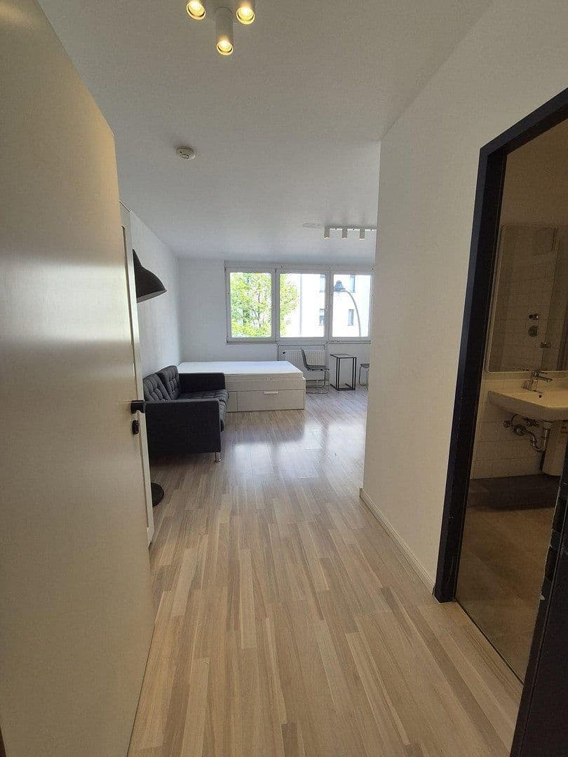 Pronájem bytu 1+1 28 m², Tussmanstr. 76, Düsseldorf, Severní Porýní-Vestfálsko Pronájem bytu 1+1 28 m², Tussmanstr. 76, Düsseldorf, Severní Porýní-Vestfálsko