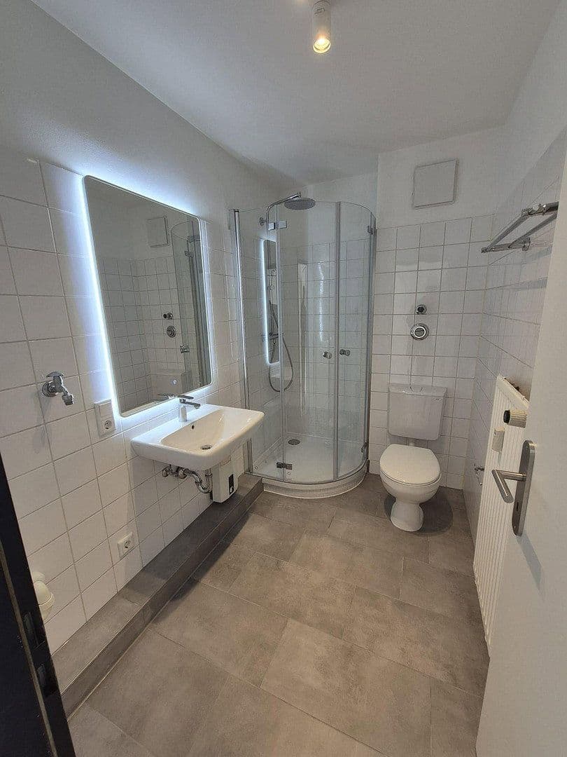 Pronájem bytu 1+1 28 m², Tussmanstr. 76, Düsseldorf, Severní Porýní-Vestfálsko Pronájem bytu 1+1 28 m², Tussmanstr. 76, Düsseldorf, Severní Porýní-Vestfálsko