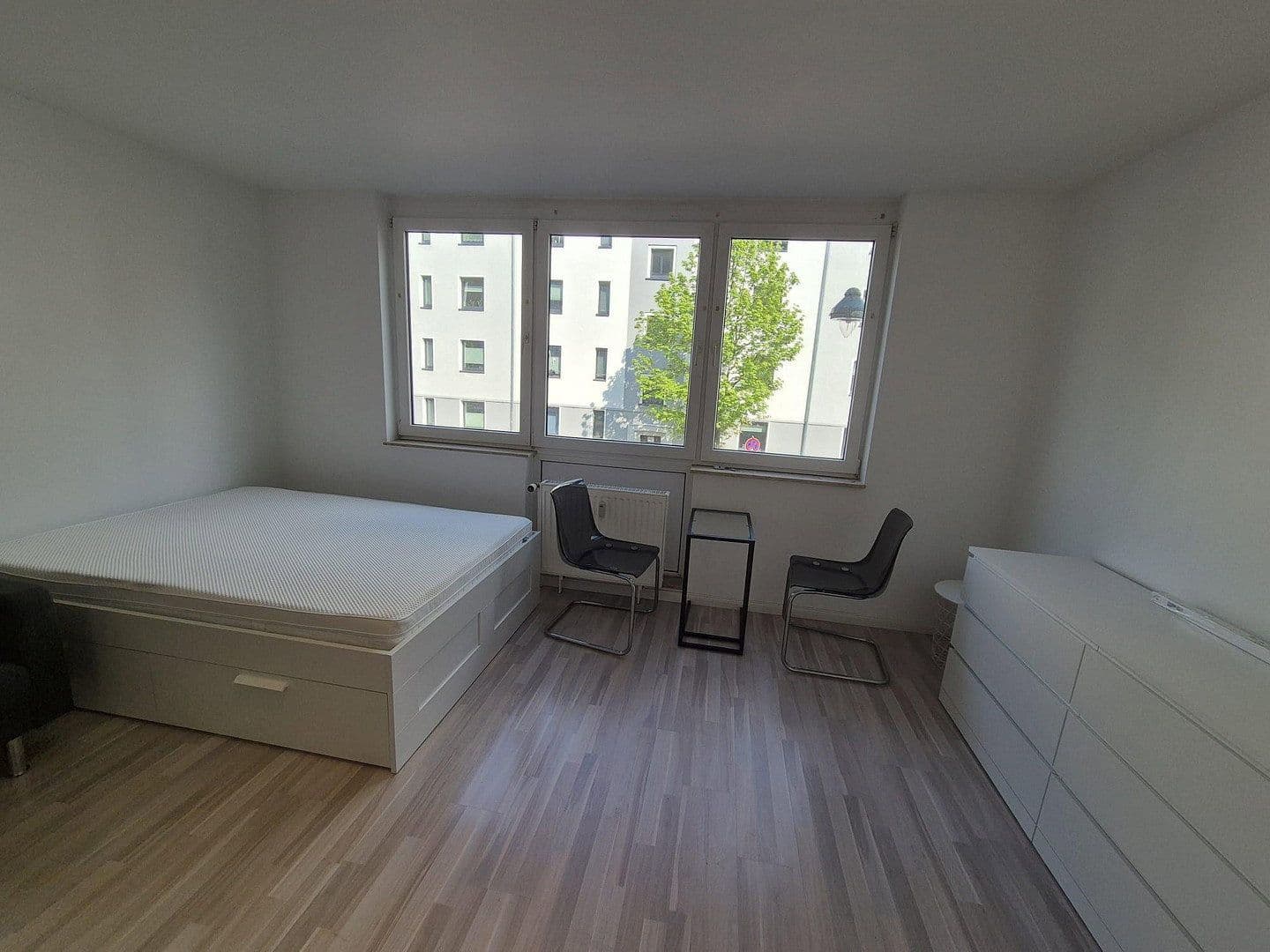 Pronájem bytu 1+1 28 m², Tussmanstr. 76, Düsseldorf, Severní Porýní-Vestfálsko Pronájem bytu 1+1 28 m², Tussmanstr. 76, Düsseldorf, Severní Porýní-Vestfálsko