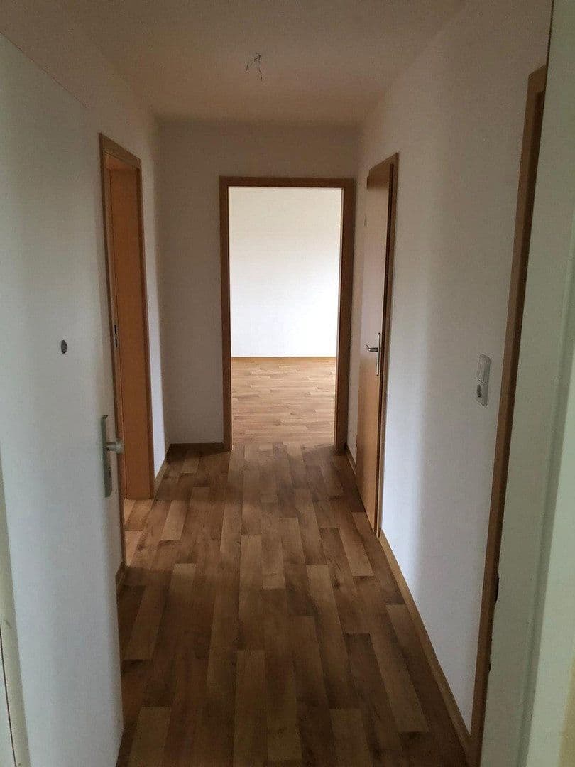 Pronájem bytu 3+1 60 m², Georg-Schwarz-Str. 1, Zwenkau, Sasko Pronájem bytu 3+1 60 m², Georg-Schwarz-Str. 1, Zwenkau, Sasko