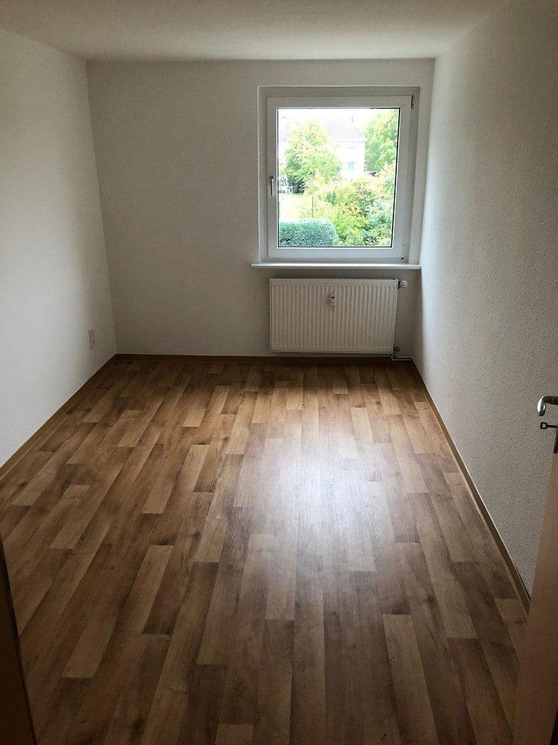 Pronájem bytu 3+1 60 m², Georg-Schwarz-Str. 1, Zwenkau, Sasko Pronájem bytu 3+1 60 m², Georg-Schwarz-Str. 1, Zwenkau, Sasko
