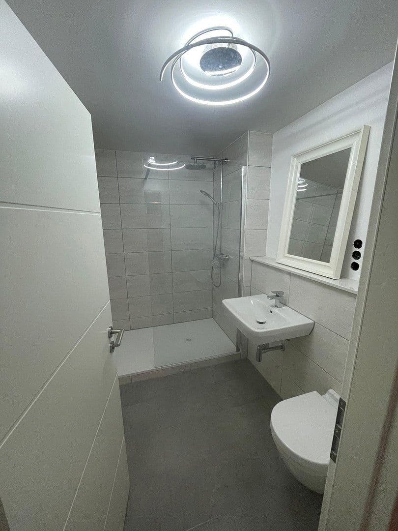 Pronájem bytu 2+1 56 m², Felix-Dahn-Straße 0, München, Bavorsko Pronájem bytu 2+1 56 m², Felix-Dahn-Straße 0, München, Bavorsko