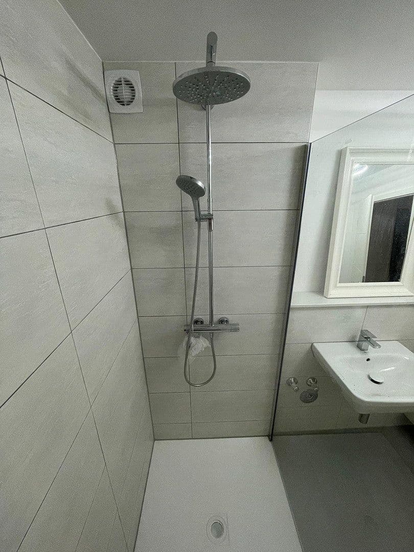 Pronájem bytu 2+1 56 m², Felix-Dahn-Straße 0, München, Bavorsko Pronájem bytu 2+1 56 m², Felix-Dahn-Straße 0, München, Bavorsko