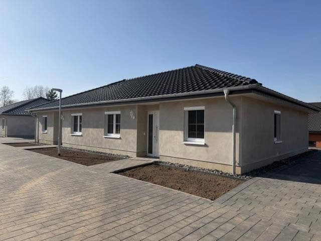 Prodej domu 90 m², pozemek 400 m², Feldberger Seenlandschaft, Mecklenburg-Vorpommern Prodej domu 90 m², pozemek 400 m², Feldberger Seenlandschaft, Mecklenburg-Vorpommern