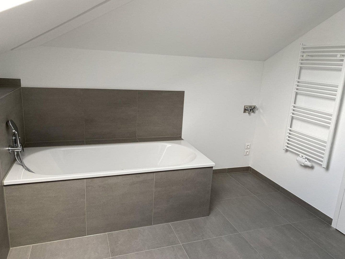 Pronájem bytu 3+1 84 m², Friedrich-Engels-Damm 83a, Bad Saarow, Braniborsko Pronájem bytu 3+1 84 m², Friedrich-Engels-Damm 83a, Bad Saarow, Braniborsko