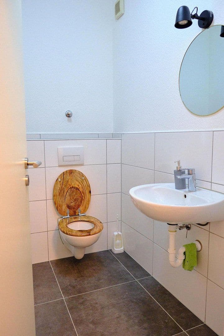 Pronájem bytu 2+1 80 m², Mülheim an der Ruhr, Severní Porýní-Vestfálsko Pronájem bytu 2+1 80 m², Mülheim an der Ruhr, Severní Porýní-Vestfálsko