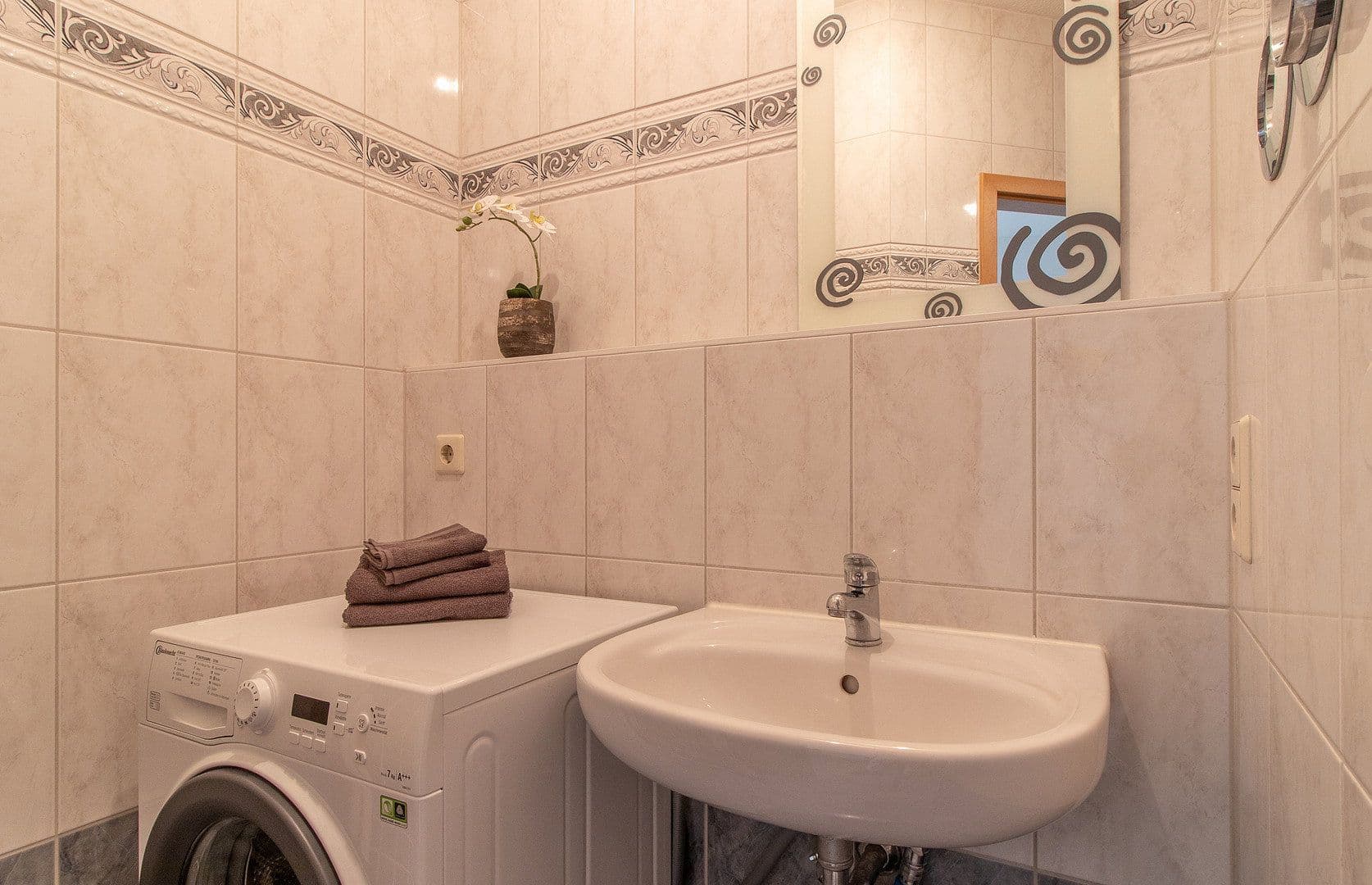 Pronájem bytu 2+1 56 m², Leipziger Straße 61, Cvikov, Sasko Pronájem bytu 2+1 56 m², Leipziger Straße 61, Cvikov, Sasko