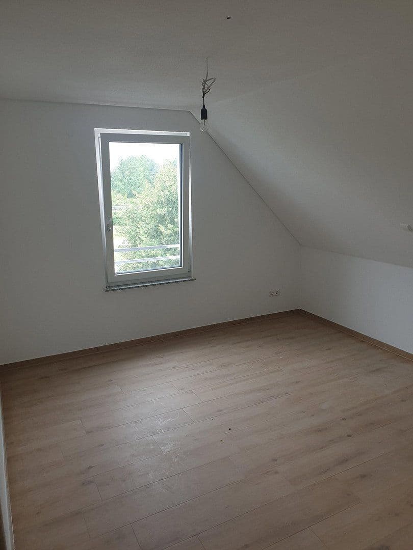 Pronájem bytu 3+kk 65 m², Schillerstraße 32, Eislingen/Fils, Bádensko-Württembersko Pronájem bytu 3+kk 65 m², Schillerstraße 32, Eislingen/Fils, Bádensko-Württembersko