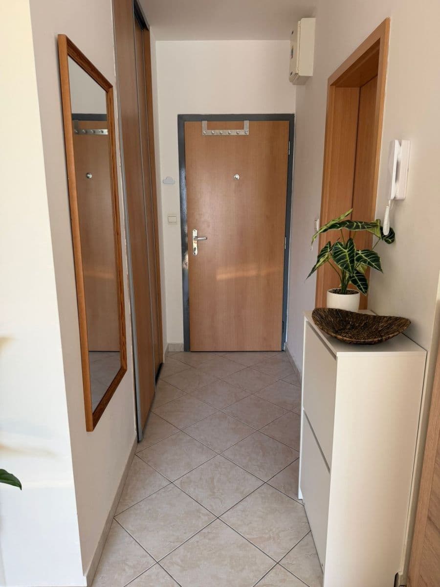 Pronájem bytu 1+1 41 m², Hrachová, Ružinov, Bratislavský kraj Pronájem bytu 1+1 41 m², Hrachová, Ružinov, Bratislavský kraj