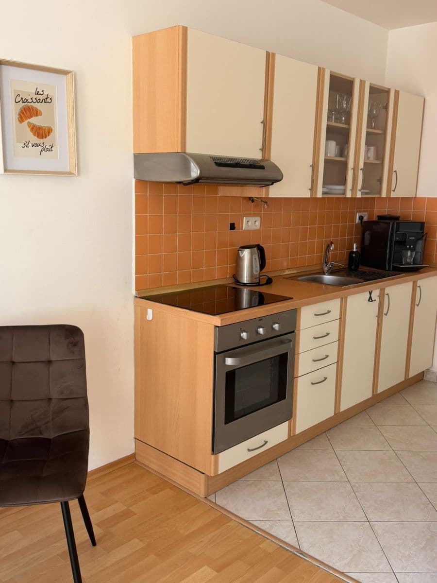 Pronájem bytu 1+1 41 m², Hrachová, Ružinov, Bratislavský kraj Pronájem bytu 1+1 41 m², Hrachová, Ružinov, Bratislavský kraj
