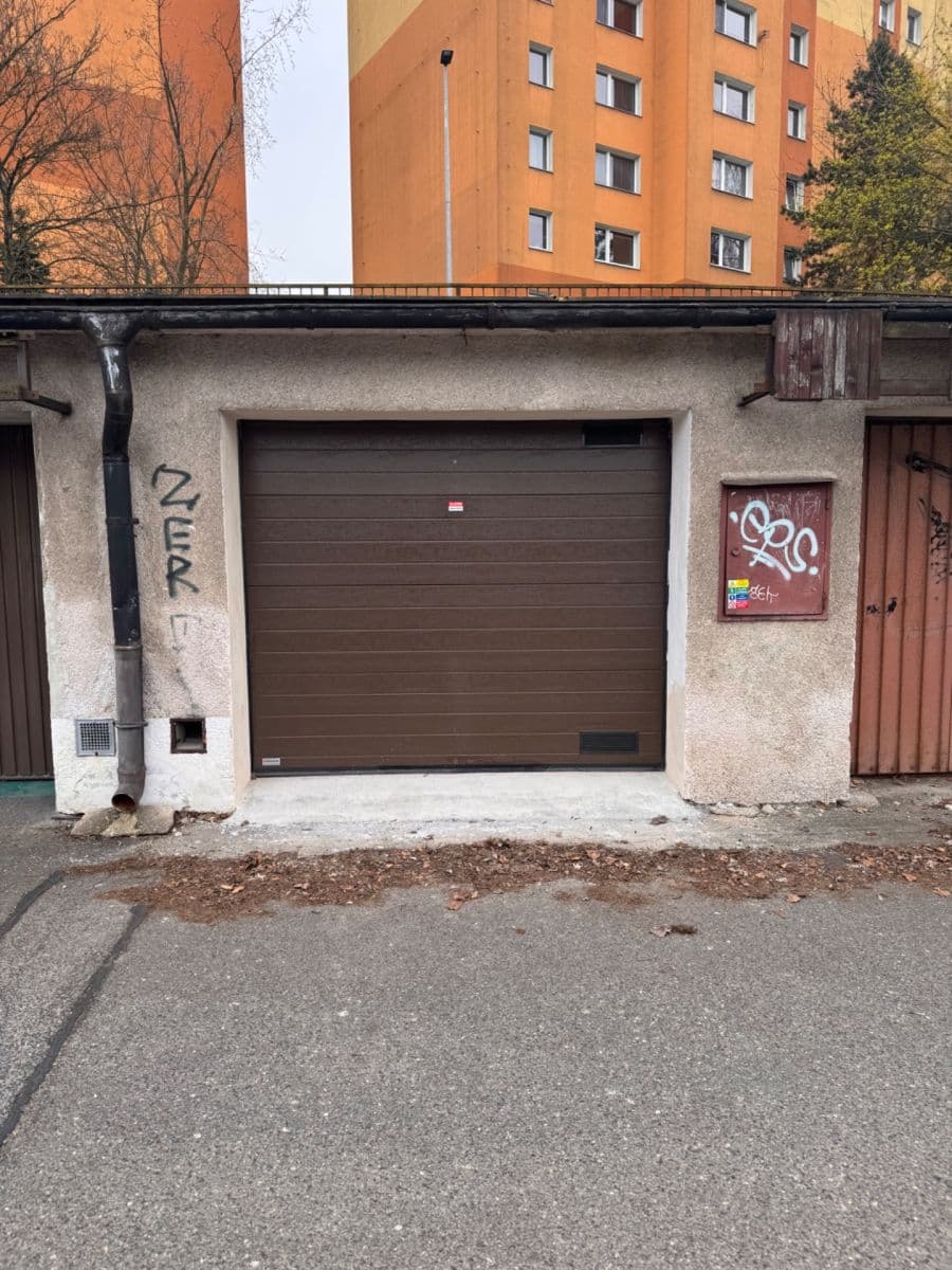 Pronájem garáže 19 m², Dobiášova, Liberec, Liberecký kraj Pronájem garáže 19 m², Dobiášova, Liberec, Liberecký kraj