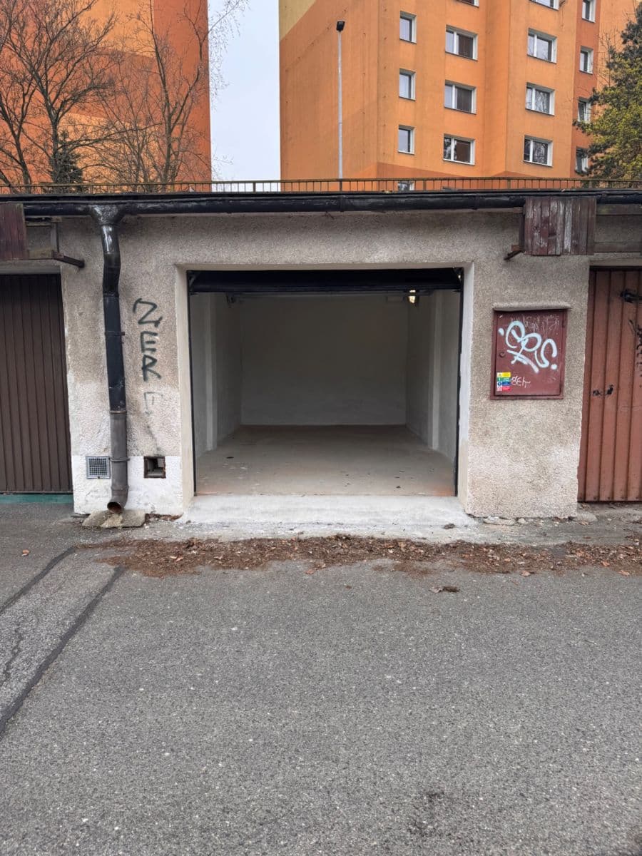 Pronájem garáže 19 m², Dobiášova, Liberec, Liberecký kraj Pronájem garáže 19 m², Dobiášova, Liberec, Liberecký kraj