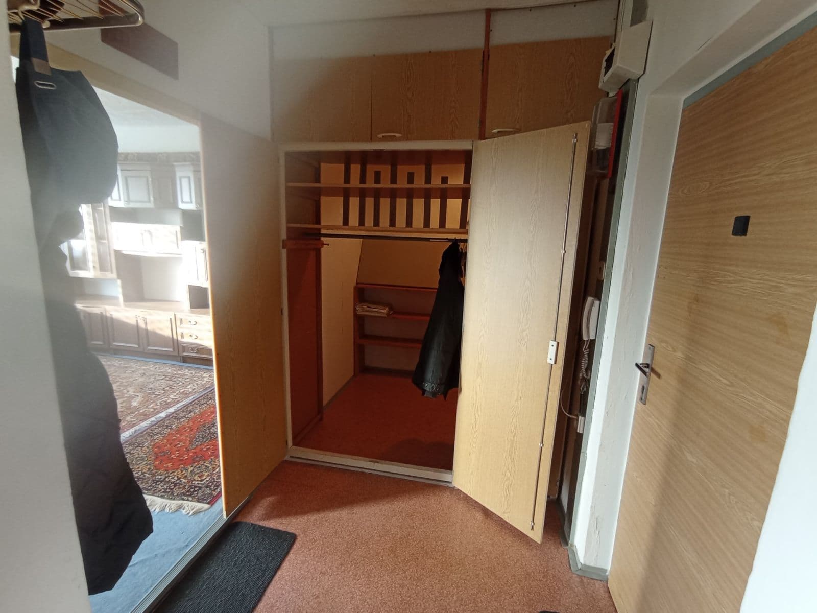 Prodej bytu 3+1 74 m², Konečná, Karlovy Vary, Karlovarský kraj Prodej bytu 3+1 74 m², Konečná, Karlovy Vary, Karlovarský kraj