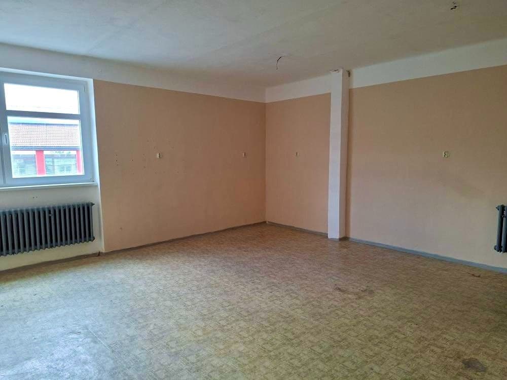 Pronájem nebytového prostoru 32 m², Pod Hájem, Králův Dvůr, Středočeský kraj Pronájem nebytového prostoru 32 m², Pod Hájem, Králův Dvůr, Středočeský kraj