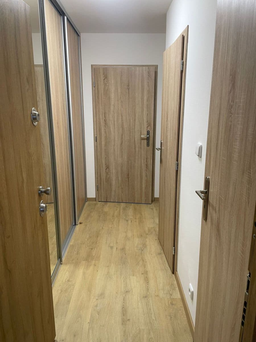 Pronájem bytu 2+kk 47 m², Kosmonautů, Mělník, Středočeský kraj Pronájem bytu 2+kk 47 m², Kosmonautů, Mělník, Středočeský kraj