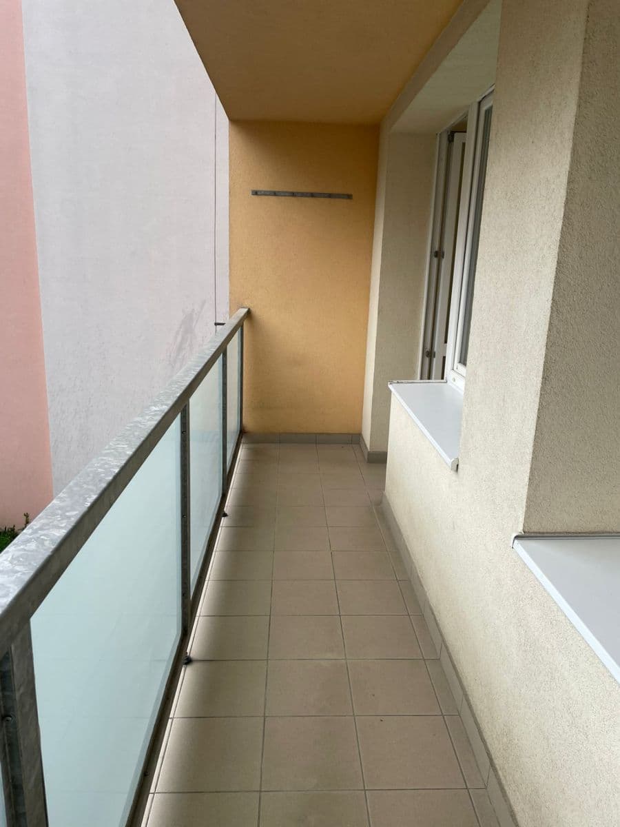 Pronájem bytu 2+kk 47 m², Kosmonautů, Mělník, Středočeský kraj Pronájem bytu 2+kk 47 m², Kosmonautů, Mělník, Středočeský kraj