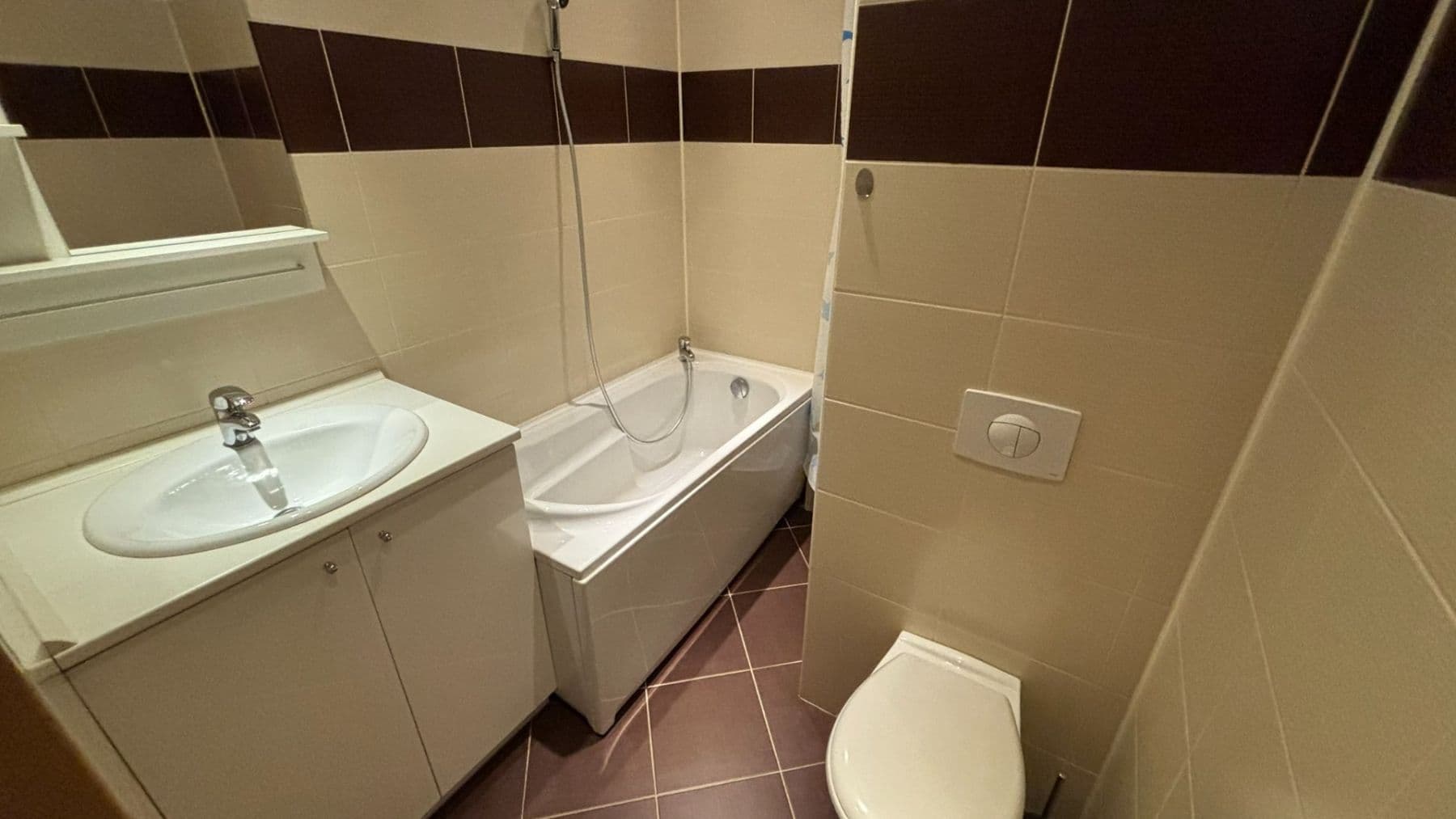 Pronájem bytu 2+kk 43 m², U Červeného kostela, Teplice, Ústecký kraj Pronájem bytu 2+kk 43 m², U Červeného kostela, Teplice, Ústecký kraj