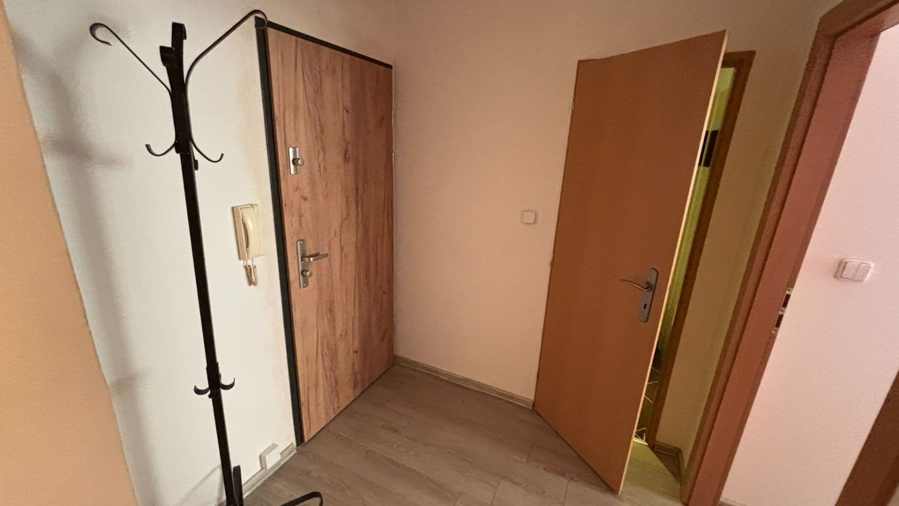 Pronájem bytu 2+kk 43 m², U Červeného kostela, Teplice, Ústecký kraj Pronájem bytu 2+kk 43 m², U Červeného kostela, Teplice, Ústecký kraj