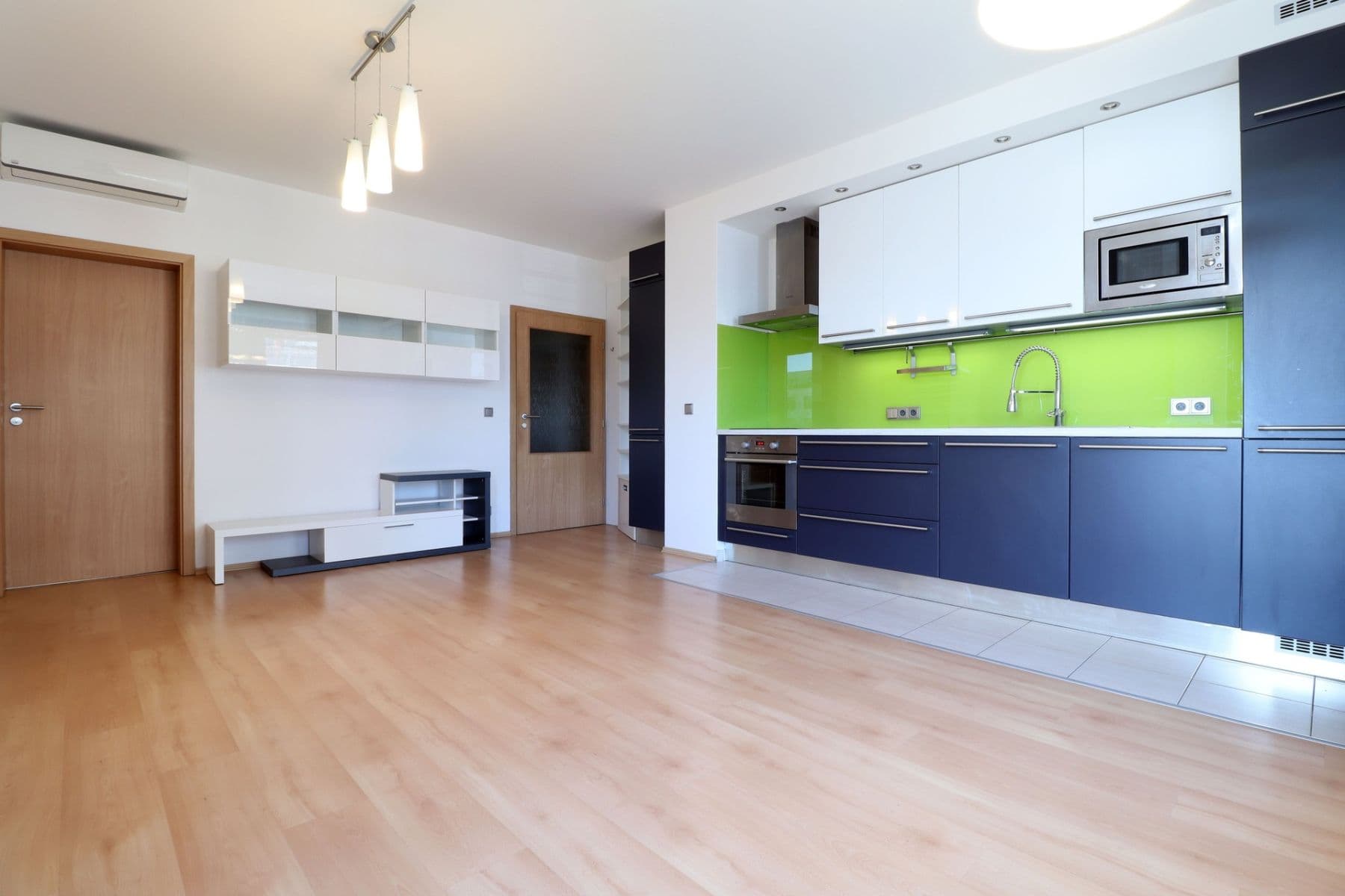 Pronájem bytu 3+kk 65 m², Jana Přibíka, Praha, Praha Pronájem bytu 3+kk 65 m², Jana Přibíka, Praha, Praha
