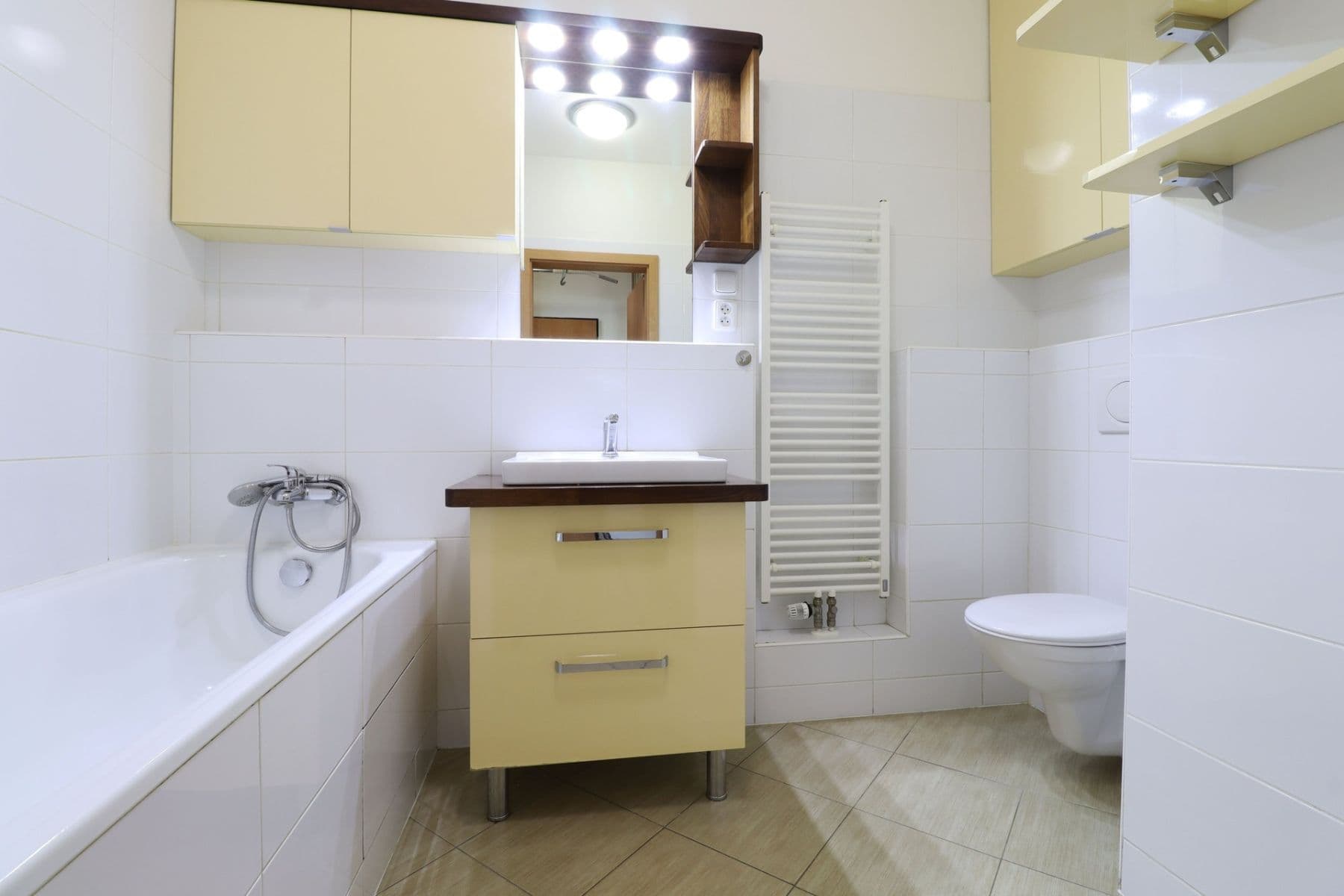 Pronájem bytu 3+kk 65 m², Jana Přibíka, Praha, Praha Pronájem bytu 3+kk 65 m², Jana Přibíka, Praha, Praha