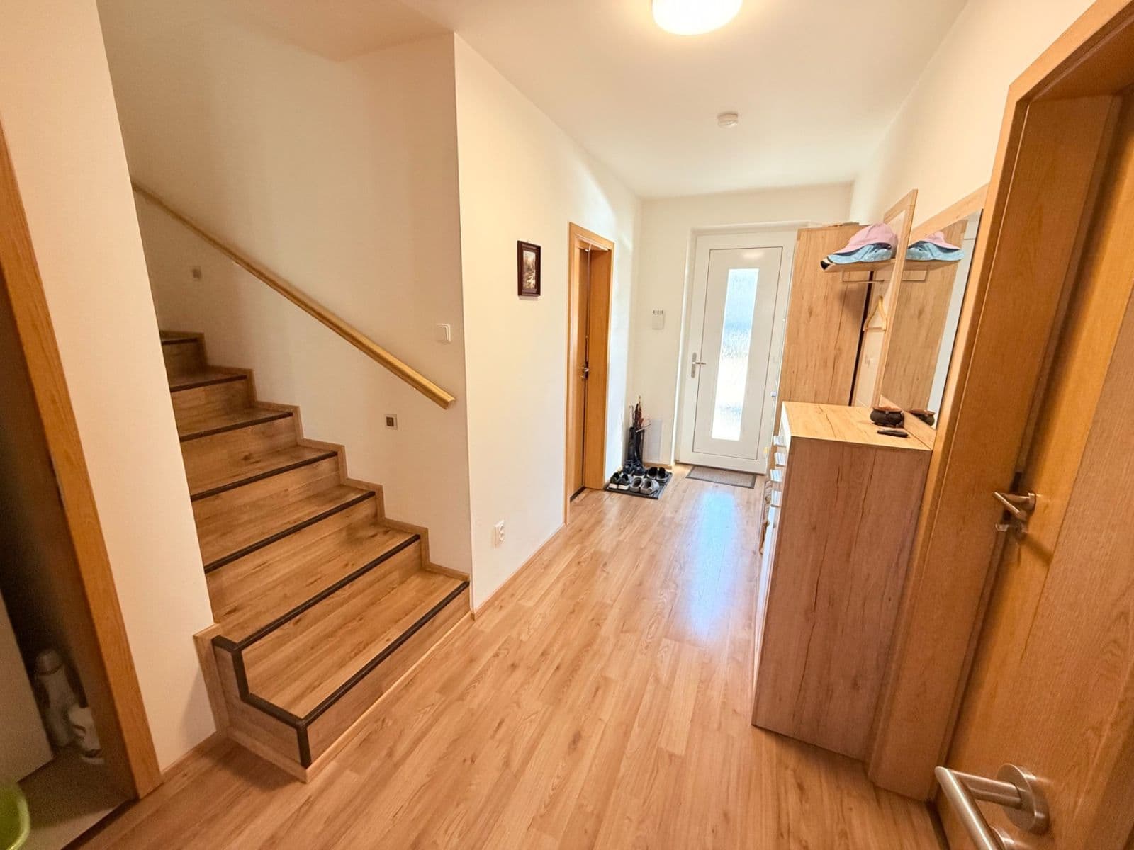 Prodej domu 120 m², pozemek 373 m², Na Obci, Hostouň, Středočeský kraj Prodej domu 120 m², pozemek 373 m², Na Obci, Hostouň, Středočeský kraj