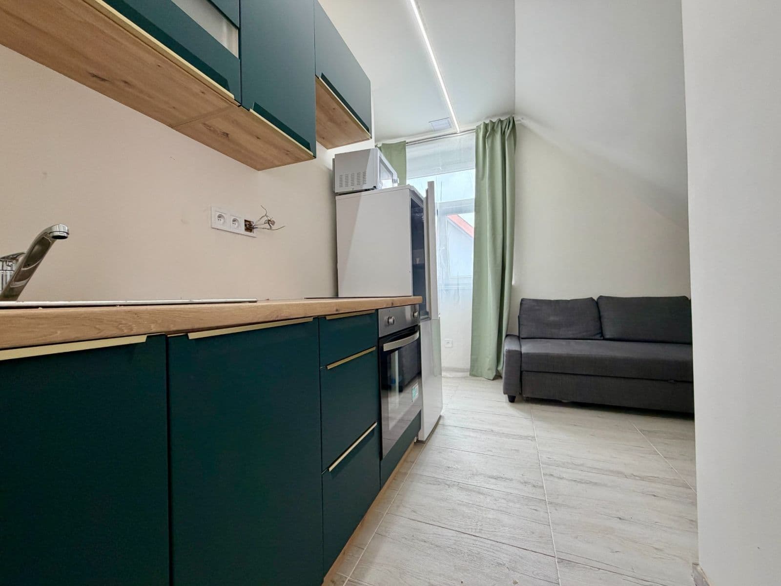 Pronájem domu 168 m², pozemek 74 m², Na Jarově, Praha, Praha Pronájem domu 168 m², pozemek 74 m², Na Jarově, Praha, Praha