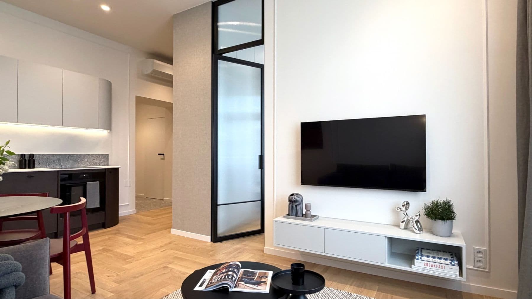 Pronájem bytu 2+kk 41 m², Karlínské náměstí, Praha, Praha Pronájem bytu 2+kk 41 m², Karlínské náměstí, Praha, Praha