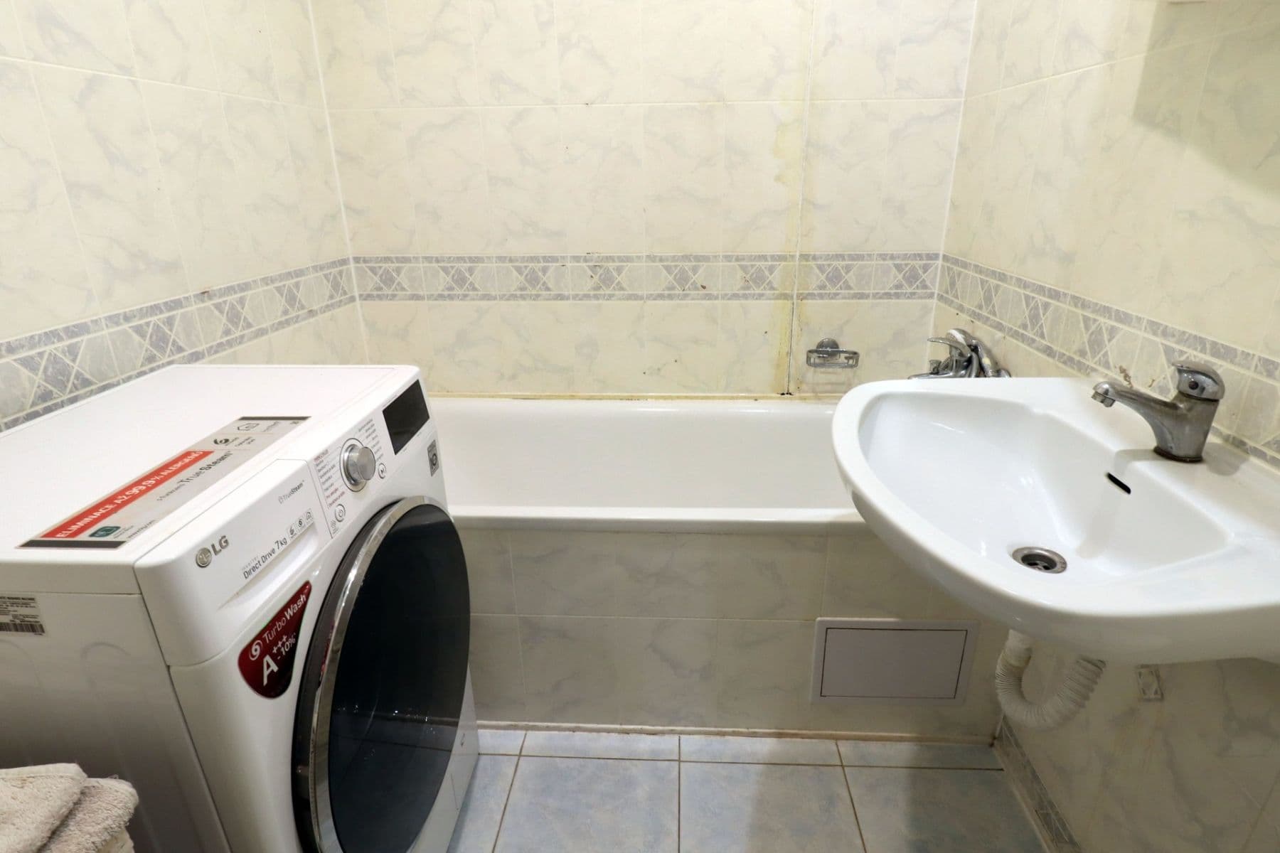 Pronájem bytu 3+1 76 m², Doležalova, Praha, Praha Pronájem bytu 3+1 76 m², Doležalova, Praha, Praha