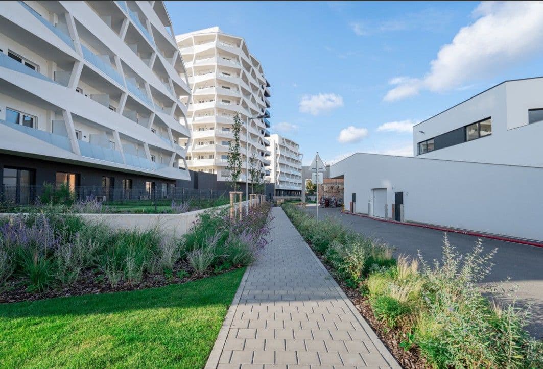 Pronájem bytu 1+kk 38 m², Komárovská, Brno, Jihomoravský kraj Pronájem bytu 1+kk 38 m², Komárovská, Brno, Jihomoravský kraj