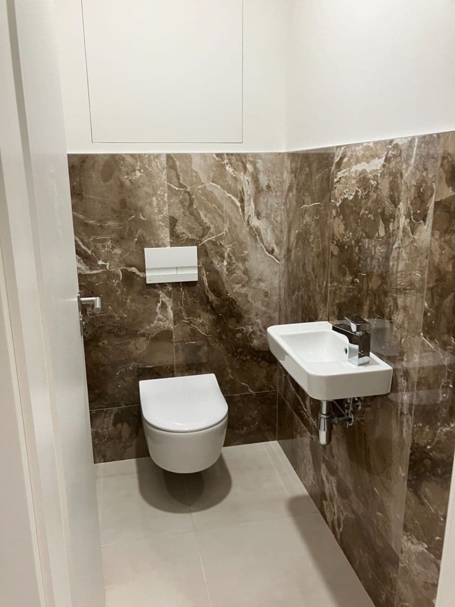 Pronájem bytu 1+kk 38 m², Komárovská, Brno, Jihomoravský kraj Pronájem bytu 1+kk 38 m², Komárovská, Brno, Jihomoravský kraj