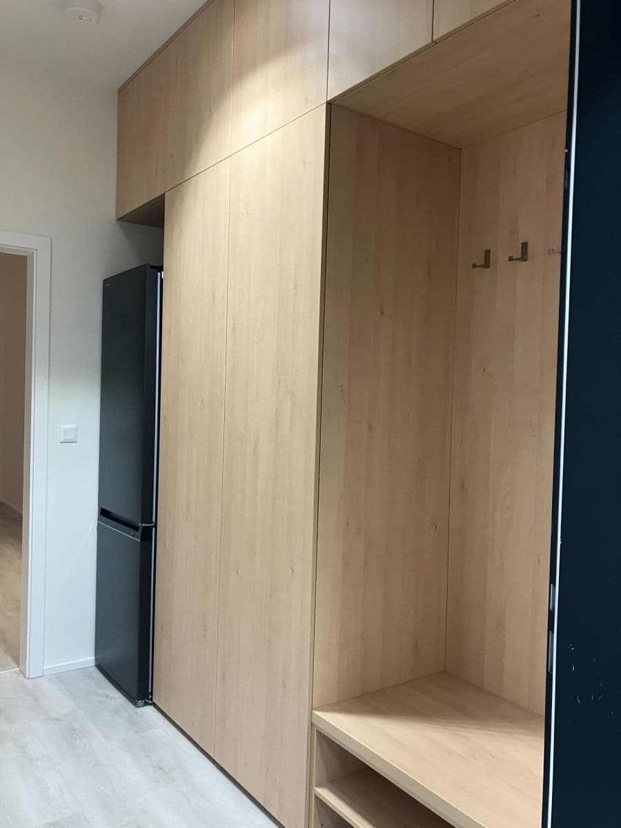 Pronájem bytu 1+kk 38 m², Komárovská, Brno, Jihomoravský kraj Pronájem bytu 1+kk 38 m², Komárovská, Brno, Jihomoravský kraj