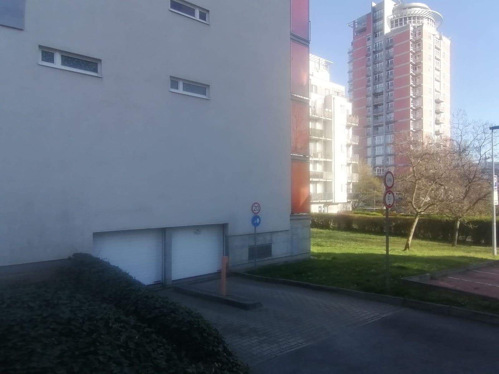 Pronájem garáže 13 m², Názovská, Praha, Praha Pronájem garáže 13 m², Názovská, Praha, Praha