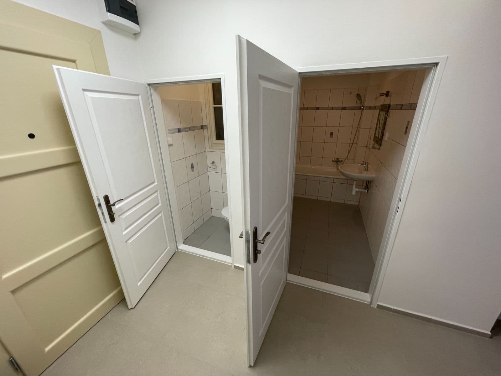 Pronájem bytu 1+1 50 m², Bulharská, Praha, Praha Pronájem bytu 1+1 50 m², Bulharská, Praha, Praha