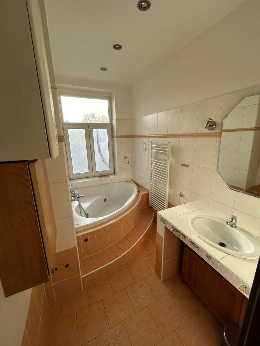 Pronájem bytu 2+1 65 m², Dr. Milady Horákové, Liberec, Liberecký kraj Pronájem bytu 2+1 65 m², Dr. Milady Horákové, Liberec, Liberecký kraj