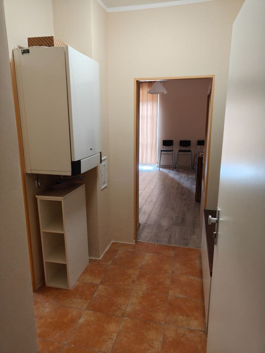 Pronájem bytu 1+kk 36 m², Kaštanová, Milovice, Středočeský kraj Pronájem bytu 1+kk 36 m², Kaštanová, Milovice, Středočeský kraj