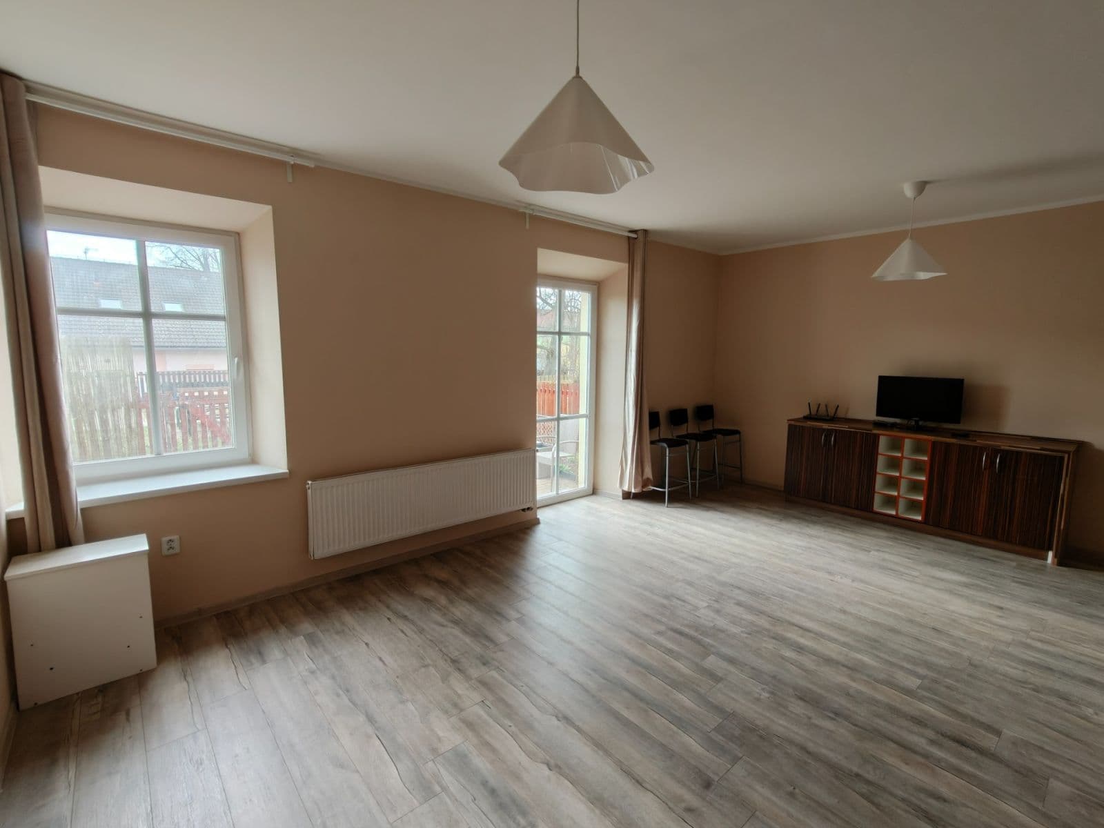 Pronájem bytu 1+kk 36 m², Kaštanová, Milovice, Středočeský kraj Pronájem bytu 1+kk 36 m², Kaštanová, Milovice, Středočeský kraj