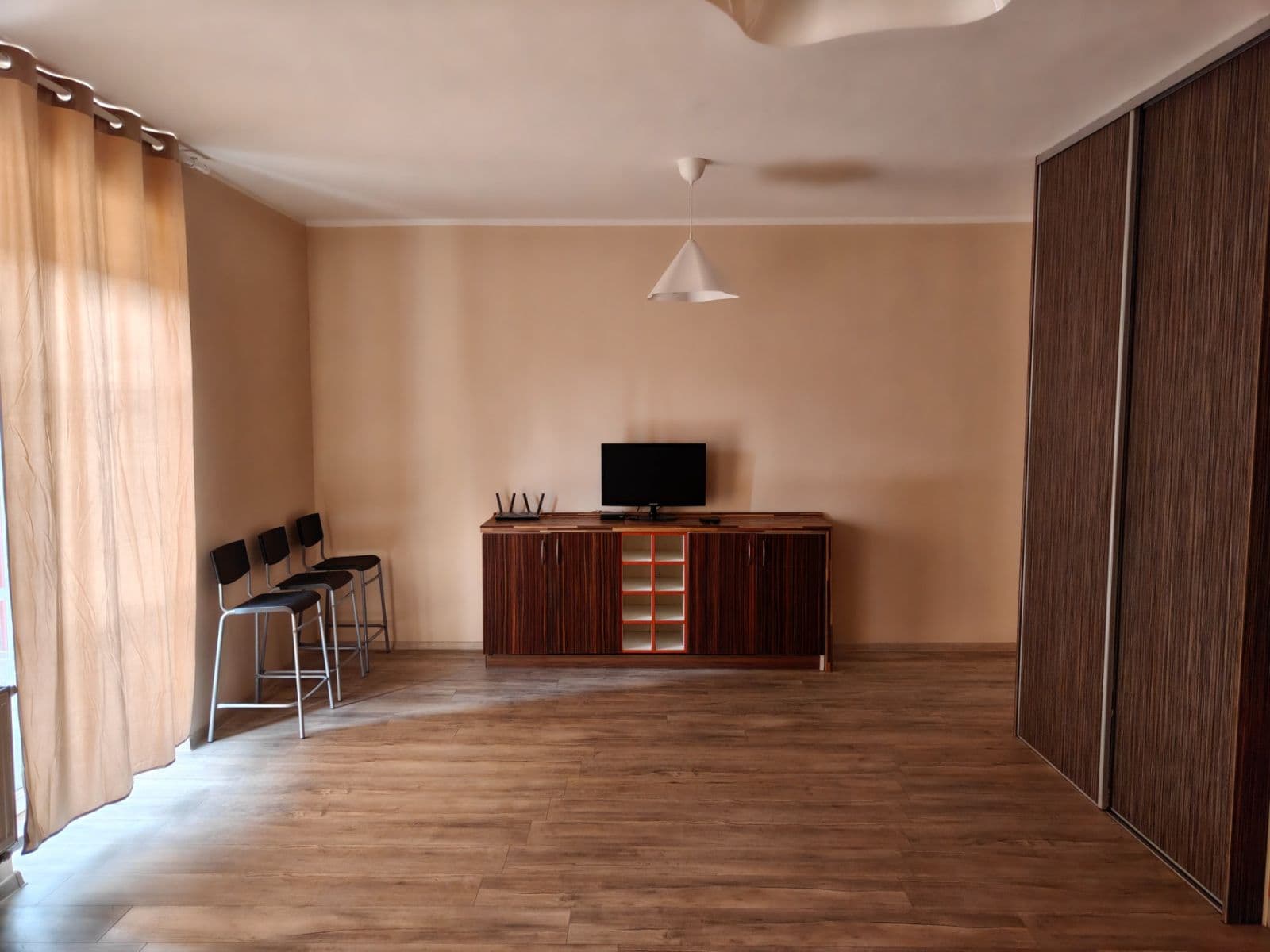 Pronájem bytu 1+kk 36 m², Kaštanová, Milovice, Středočeský kraj Pronájem bytu 1+kk 36 m², Kaštanová, Milovice, Středočeský kraj