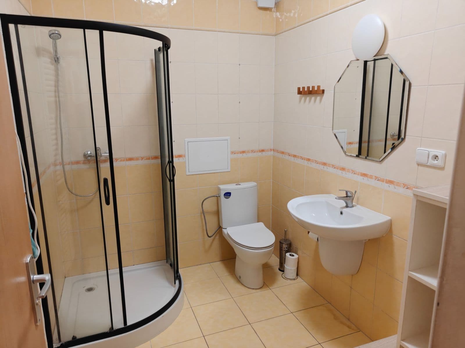 Pronájem bytu 1+kk 36 m², Kaštanová, Milovice, Středočeský kraj Pronájem bytu 1+kk 36 m², Kaštanová, Milovice, Středočeský kraj